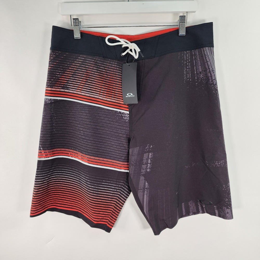 Oakley Brocean 21 Boardshorts Men's 32 Blackout Red Stripe Beach Performance Fit